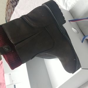 Tommy Hilfiger rugbee 2 size 9.5 boots